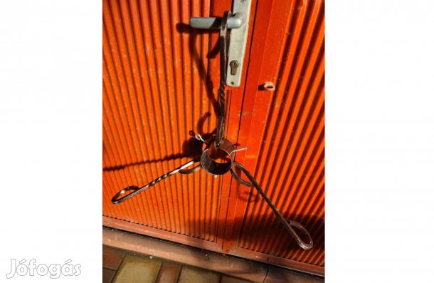 Kovácsolt Karácsonyfa Tartó