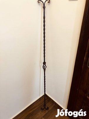 Kovácsolt  vas kovácsoltvas karnis Akasztóval 