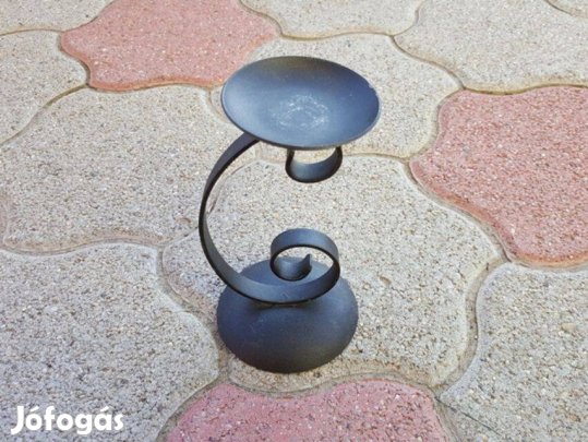 Kovácsolt vas gyertyatartó