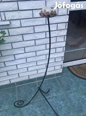 Kovácsolt vas gyertyatartó
