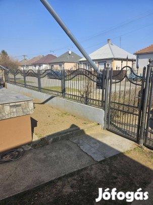 Kovácsolt vas kerités