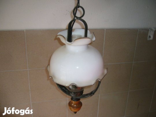 Kovácsolt vas lámpa