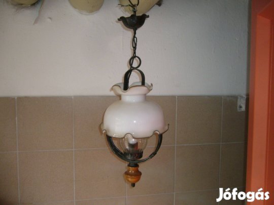 Kovácsolt vas lámpa