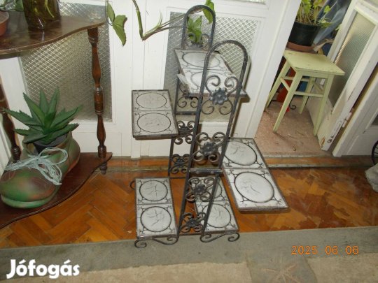 Kovácsolt vas virágtartó