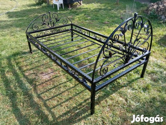 Kovácsolt vaságy eladó
