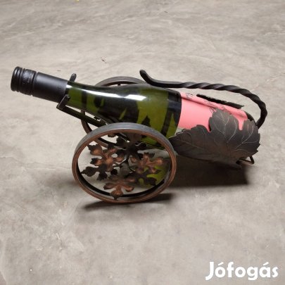 Kovácsoltvas, leveles díszítésű asztali bortartó