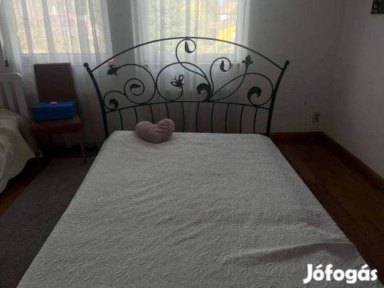 Kovácsoltvas ágy