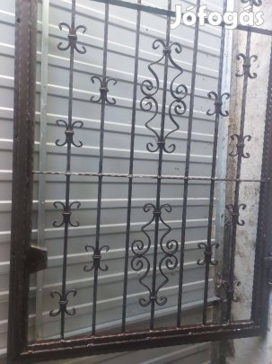 Kovácsoltvas ajtórács eladó