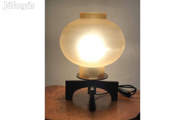 Kovácsoltvas asztali lámpa