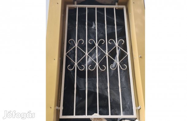 Kovácsoltvas biztonsági rács (122,5x67)