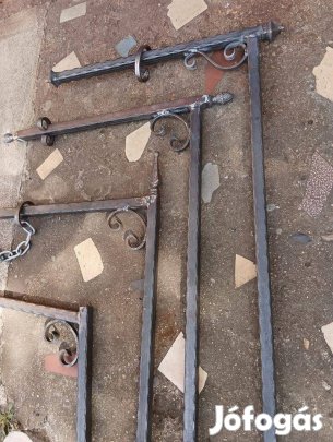 Kovácsoltvas bográcstartó bogrács rúd Egyedi méretre is grill állvány