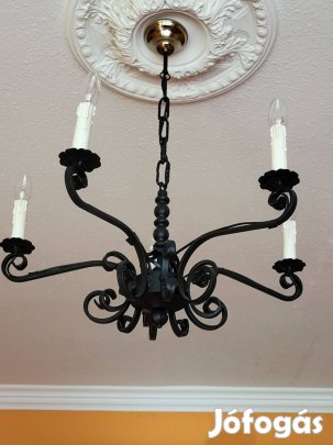 Kovácsoltvas csillár