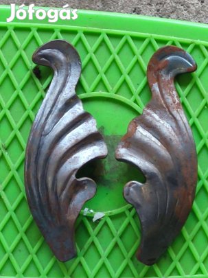 Kovácsoltvas diszitő elem