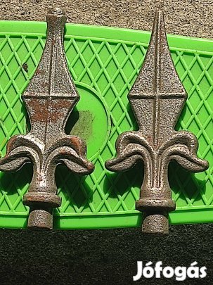 Kovácsoltvas diszitő elem