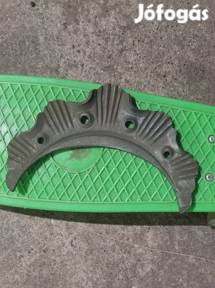 Kovácsoltvas diszitő elem