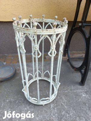 Kovácsoltvas esernyő tartó