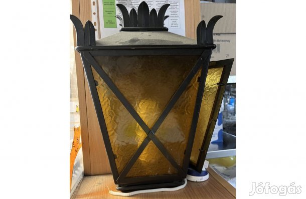 Kovácsoltvas fali lámpa