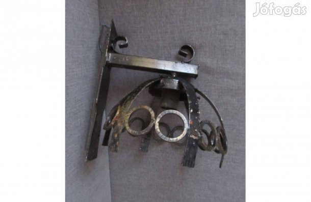 Kovácsoltvas fali lámpa