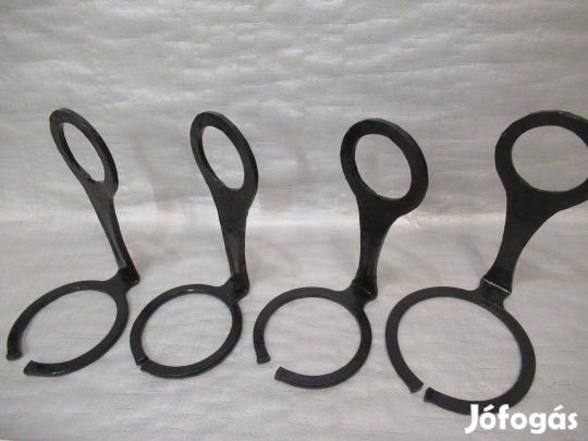 Kovácsoltvas fali virágcseréptartó