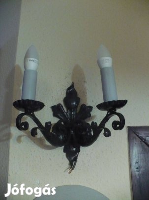 Kovácsoltvas falikar klasszikus kivitelben