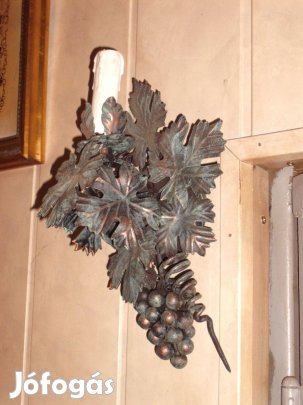 Kovácsoltvas falilámpa