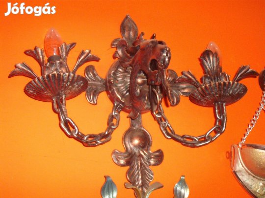 Kovácsoltvas falilámpa