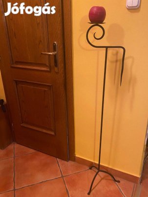 Kovácsoltvas gyertya tartó