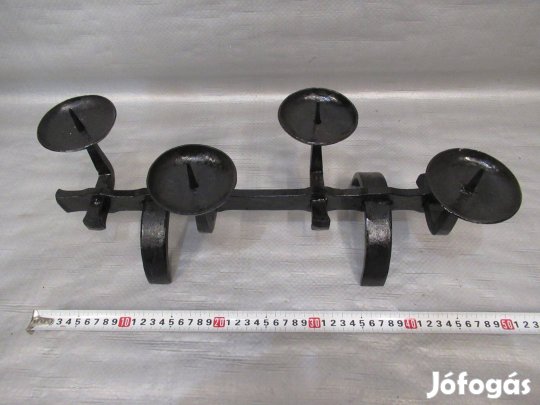 Kovácsoltvas gyertyatartó