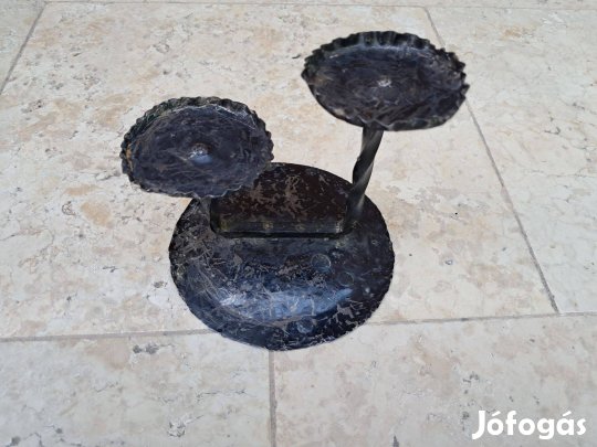 Kovácsoltvas gyertyatartó