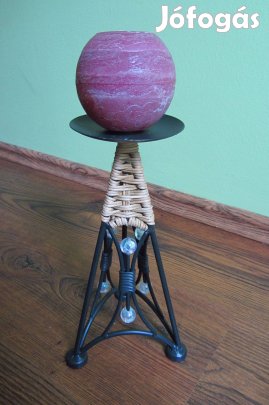 Kovácsoltvas gyertyatartó