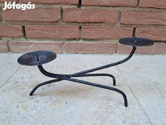 Kovácsoltvas gyertyatartó - kétágú