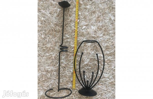 Kovácsoltvas jellegű dísztárgyak