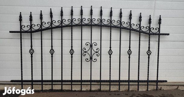 Kovácsoltvas jellegű kerítés elemek 