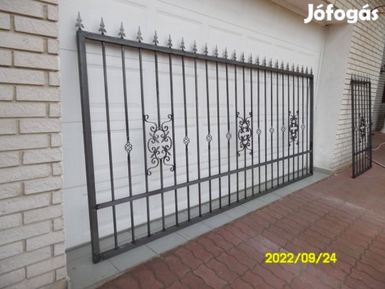 Kovácsoltvas jellegű tolókapu eladó