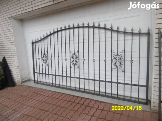 Kovácsoltvas jellegű tolókapu eladó