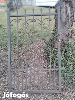 Kovácsoltvas kapu eladó