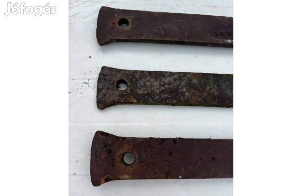 Kovácsoltvas kapu pántok 3 db eladó, 151, 5 cm hosszú