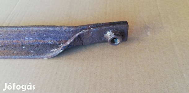 Kovácsoltvas keresztvas hevederzár pinceajtóhoz