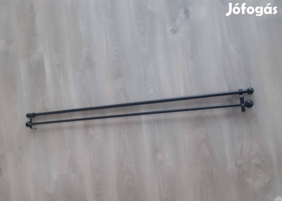 Kovácsoltvas kétsoros karnis végzárókkal 80-100 cm ablakhoz