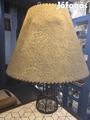 Kovácsoltvas lámpa