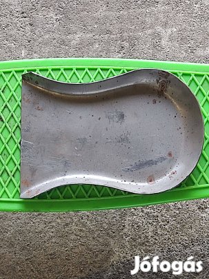 Kovácsoltvas lapátfej