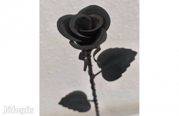 Kovácsoltvas rózsa