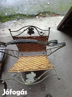 Kovácsoltvas újságtartó eladó