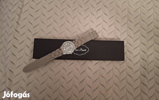 Kövekkel kirakott női karóra