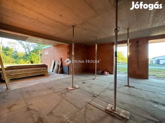 Kozármislenyi 81 nm-es lakás eladó