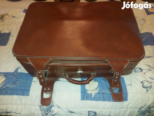 Közepes barna bőr börönd 6900Ft Siófok ingyen szállítás