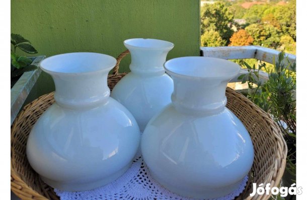 Közepes méretű tejüveg lámpa búrák 3 db