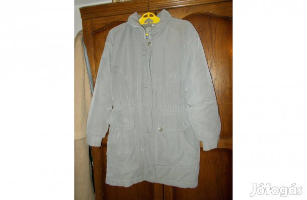 Közepesen vastag télikabát