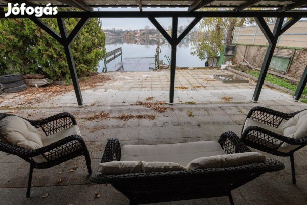 Közvetlen tóparti télen nyáron lakható ház/nyaraló Szigetszentmiklós