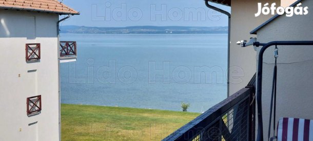 Közvetlen vízparti lakás Balatonőszödön!